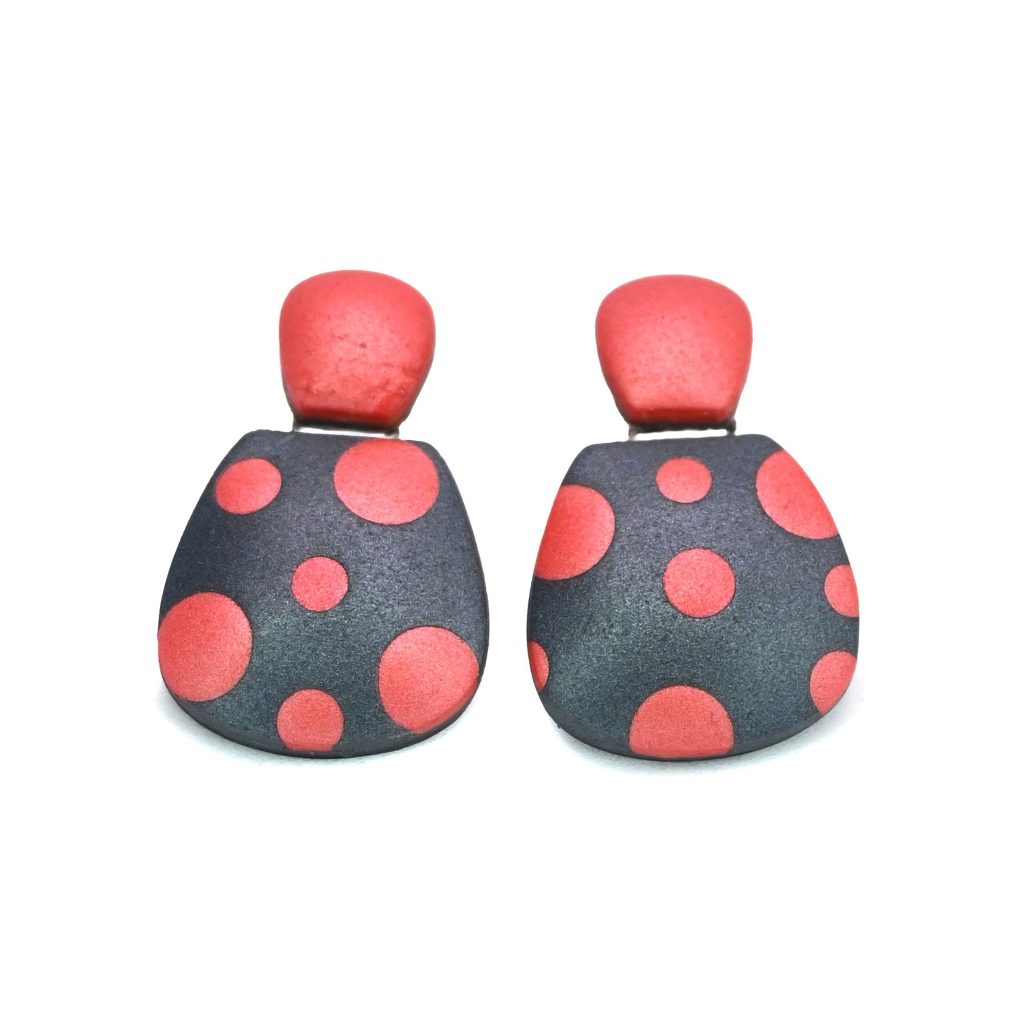 Pendientes Verbena magenta y negro hechos a mano