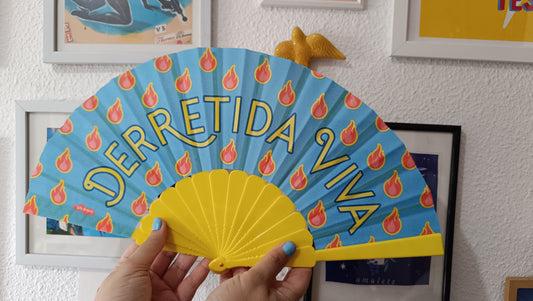 Abanico Ilustrado "Derretida Viva" – Celeste y Amarillo
