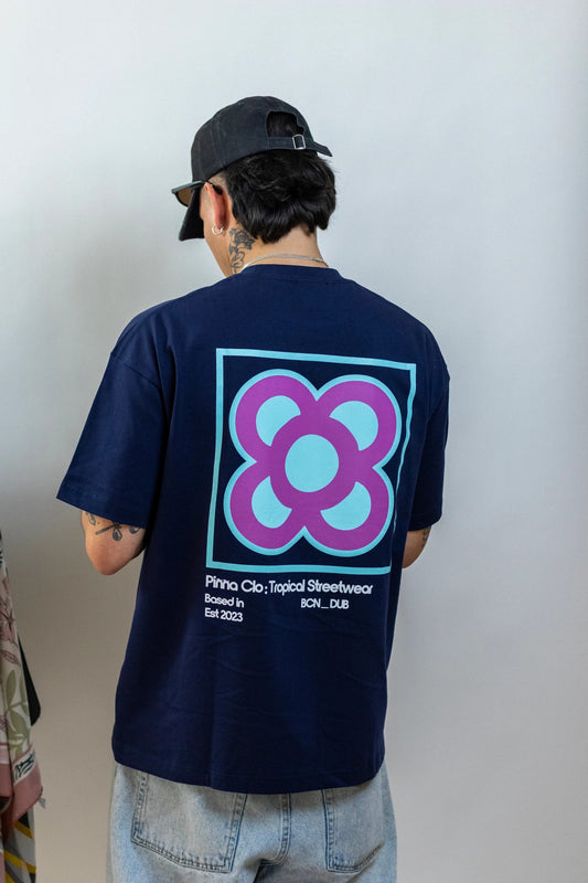 Camiseta Oversize Flor de BCN – Algodón Orgánico Azul Marino