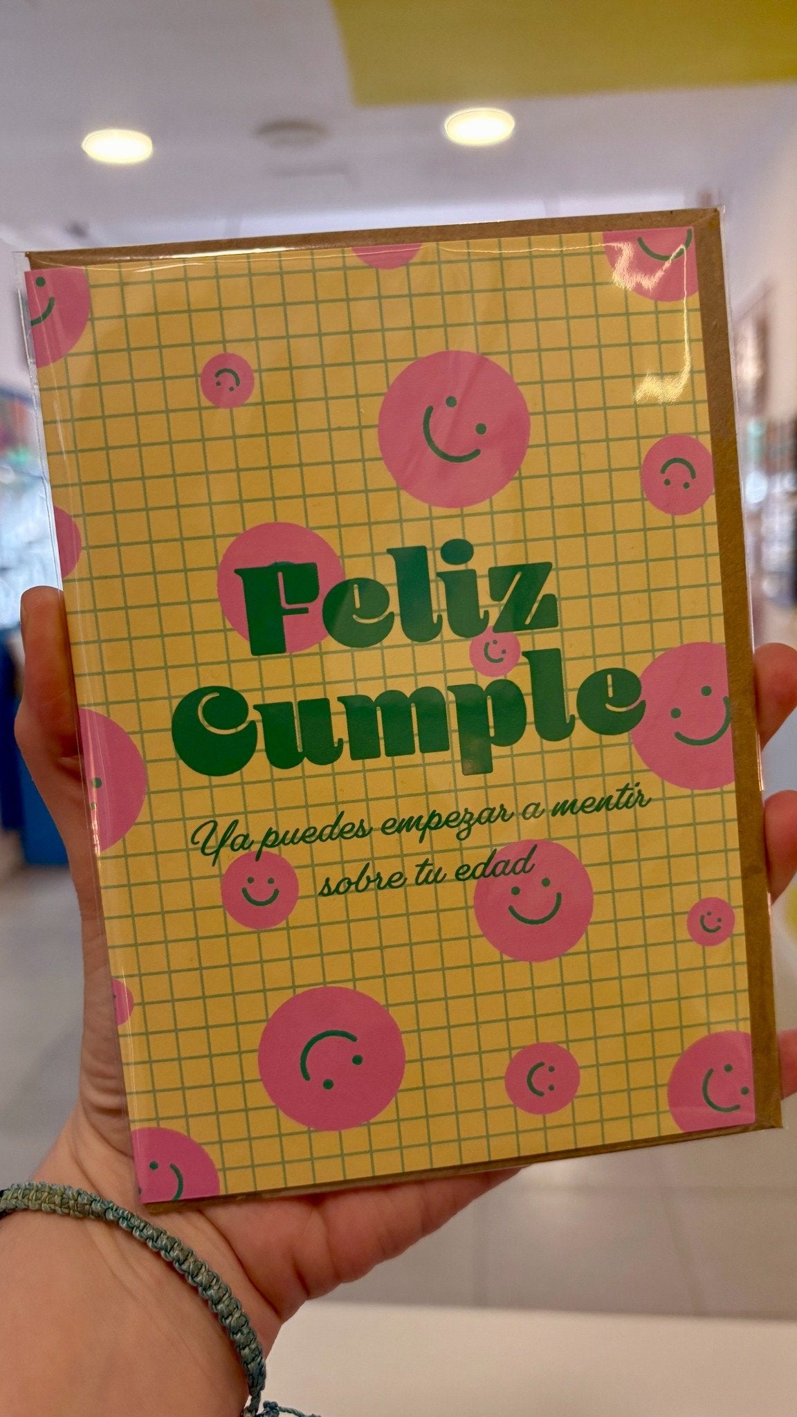 Tarjeta “Feliz cumple, ya puedes empezar a mentir sobre tu edad”