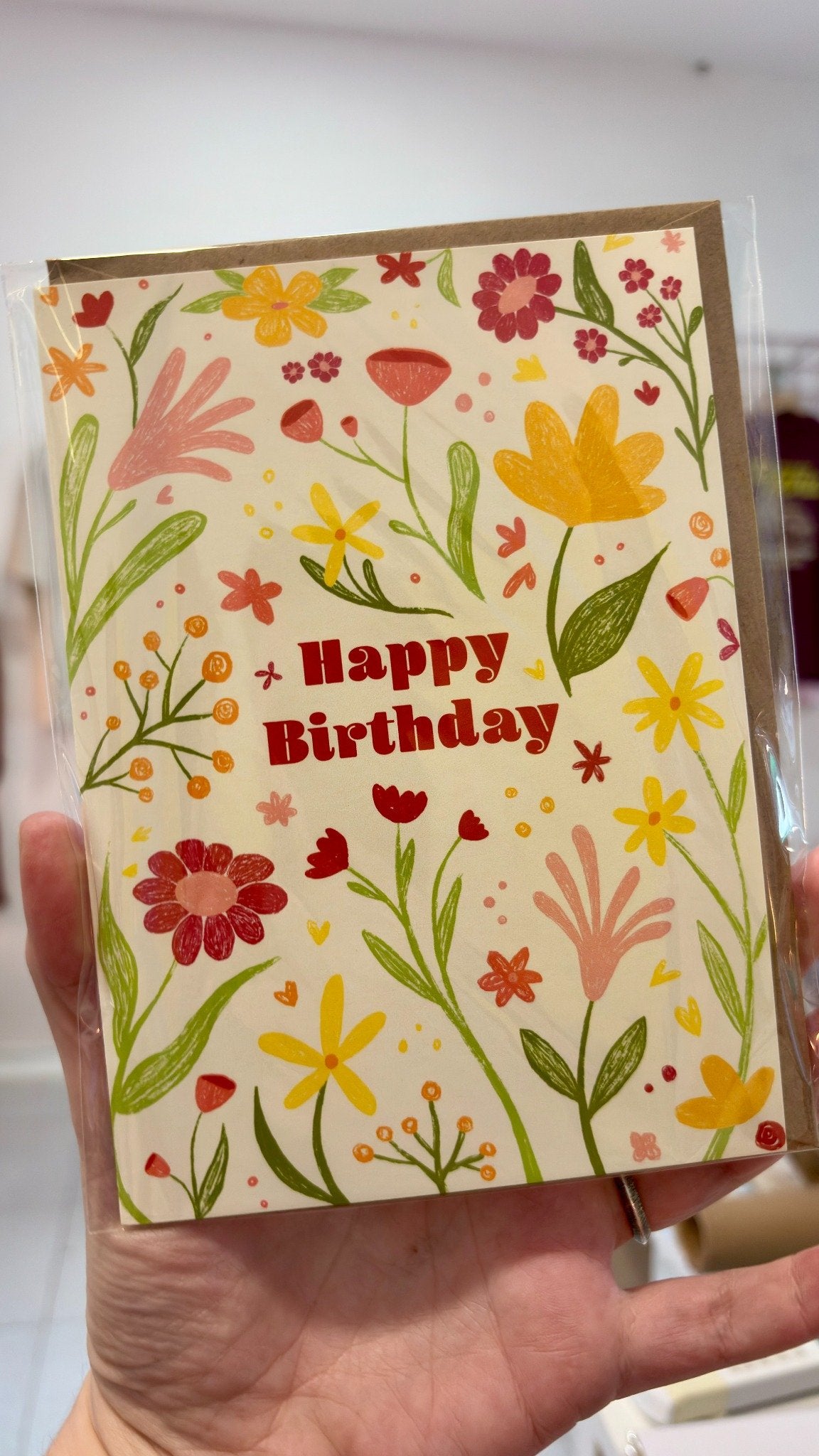 Tarjeta “Happy Birthday” con flores