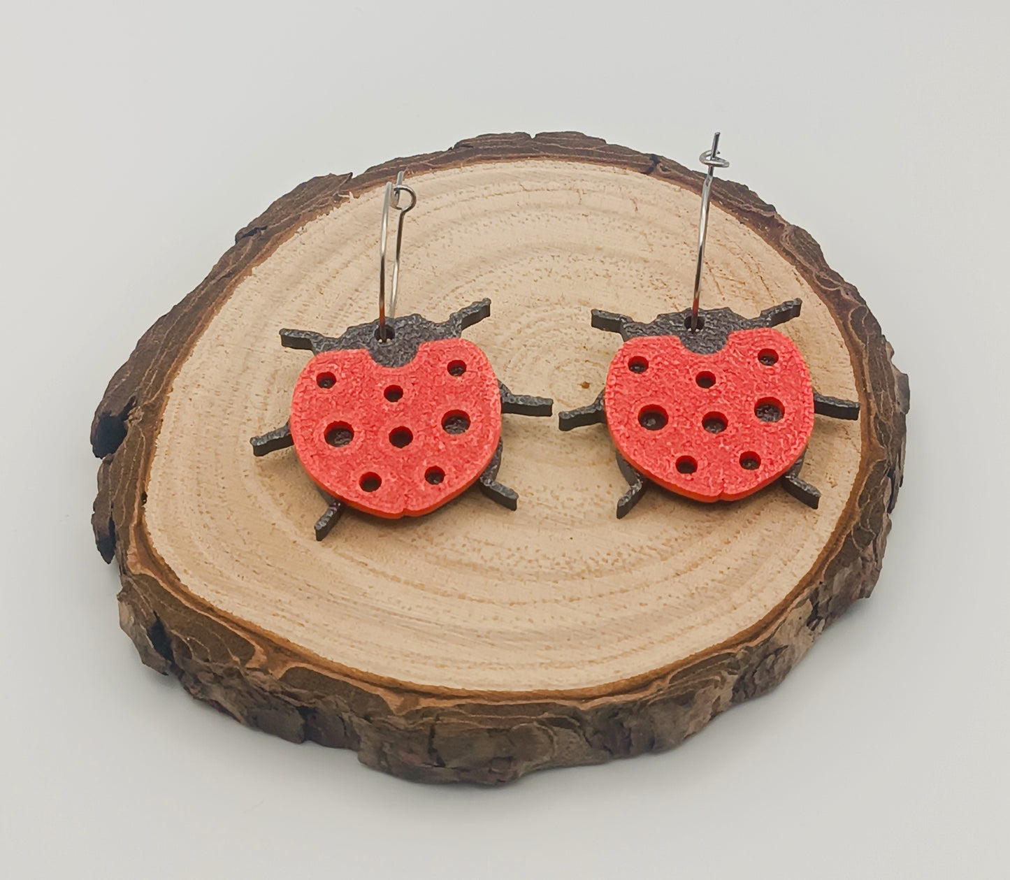 Pendientes Mariquita - Aros de Acero Inoxidable y Material Eco