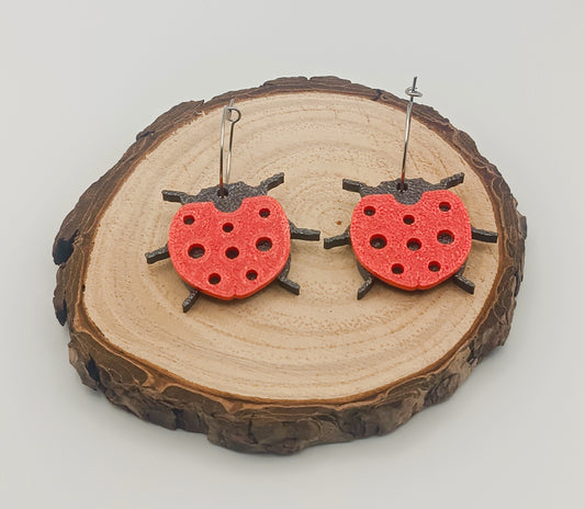 Pendientes Mariquita - Aros de Acero Inoxidable y Material Eco