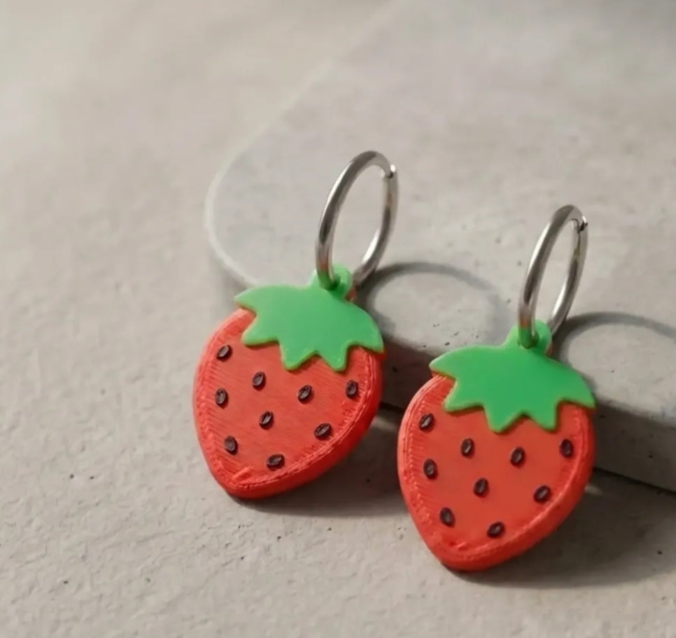 Pendientes Fresa - Aros de Acero Inoxidable y Material Eco