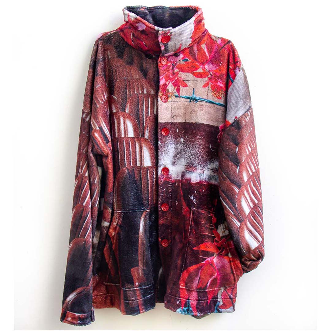 Camisaco Oversize Pua - Obra Textil de Polar Soft | Carola Oliveri y Franga Ure