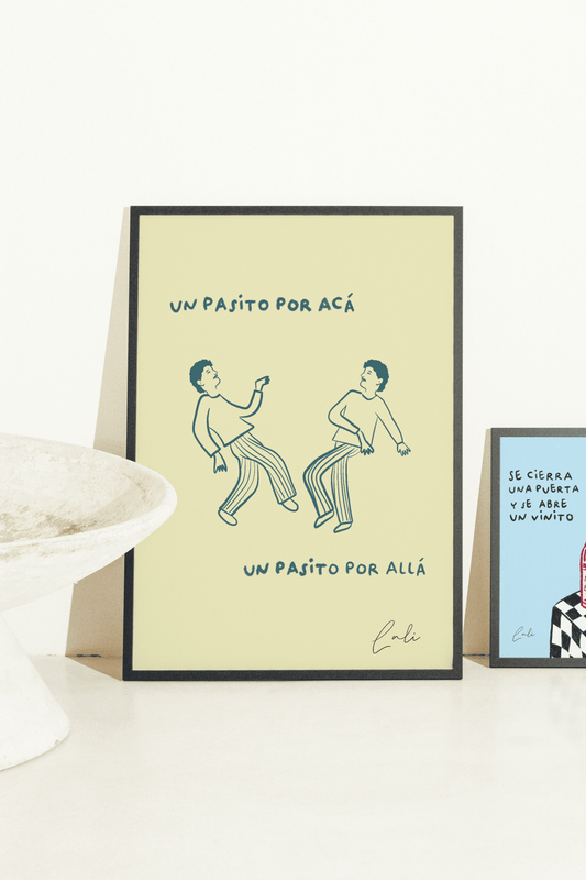 Lámina A4 Un Pasito Por Acá Un Pasito Por Allá - Print Alegre