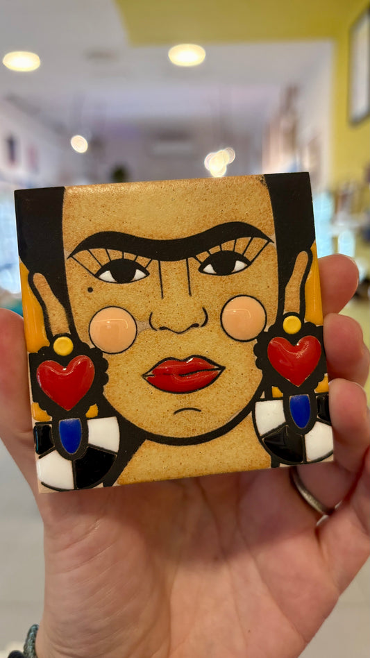 Imán Cerámica Cuerda Seca Frida – Alejandra Picart