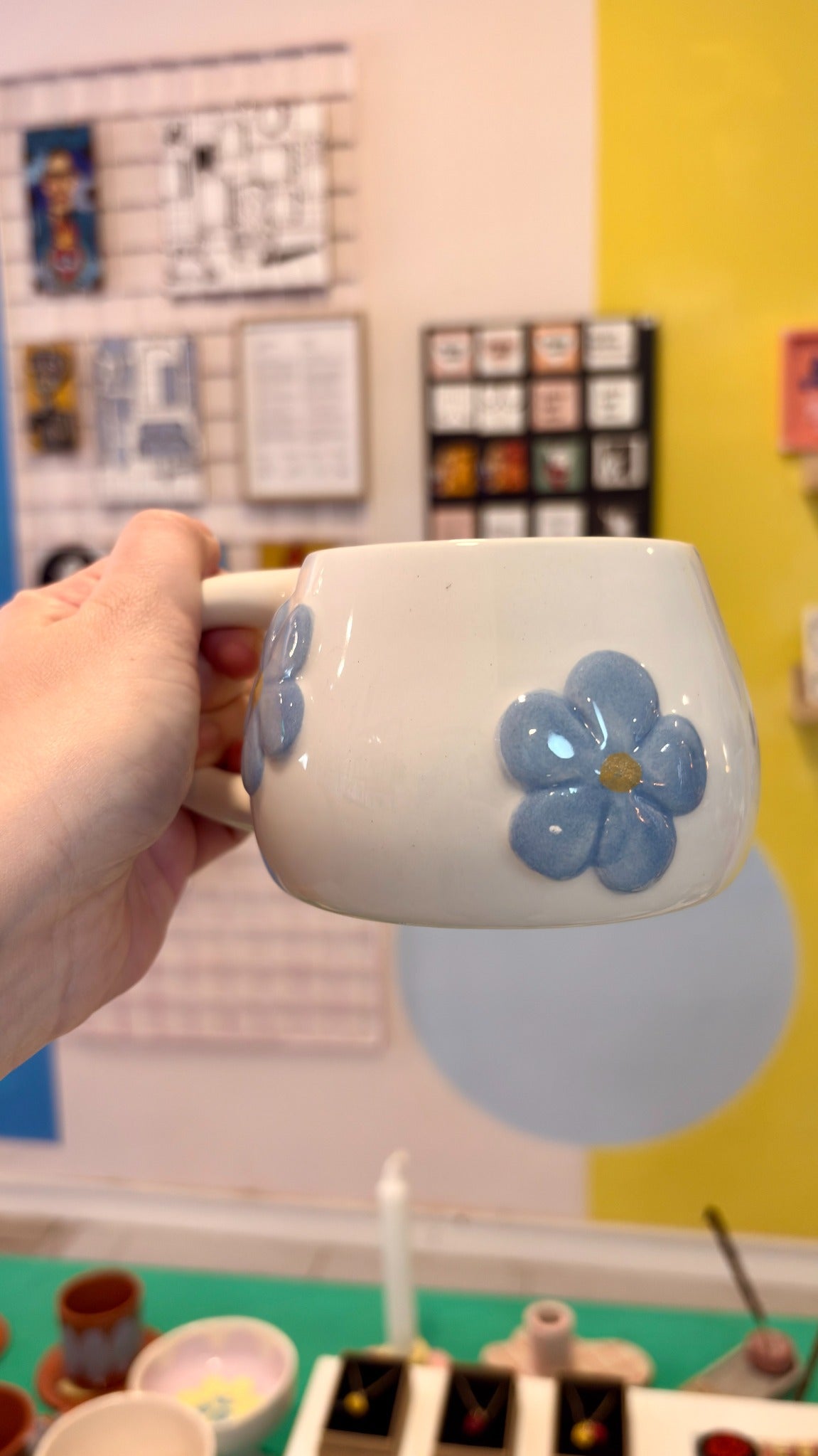 Taza Blomma Azul – Cerámica hecha a mano