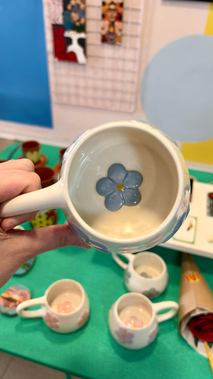Taza Blomma Azul – Cerámica hecha a mano