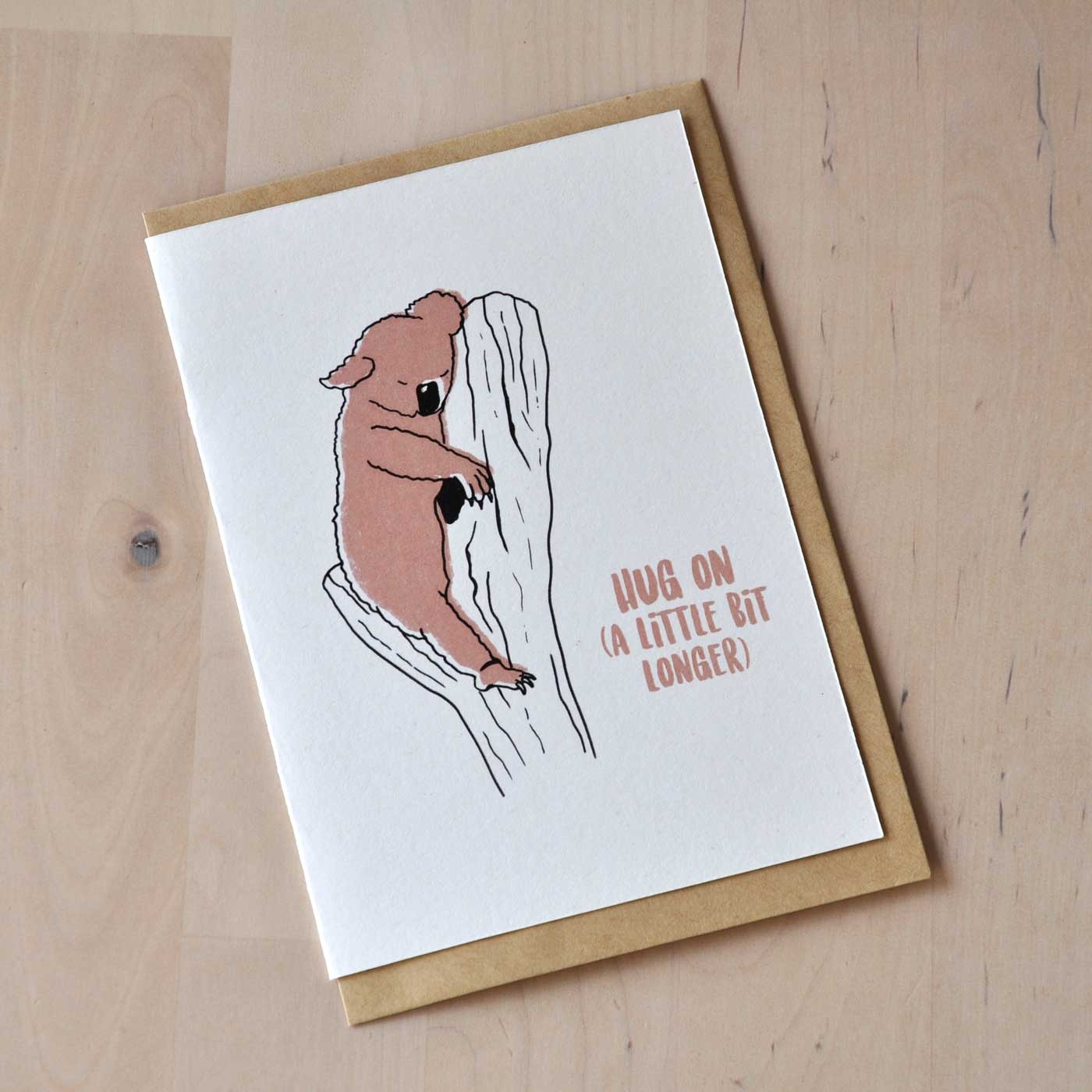 Postal con sobre 'Hug on (a little bit longer)' – Just Joking A7