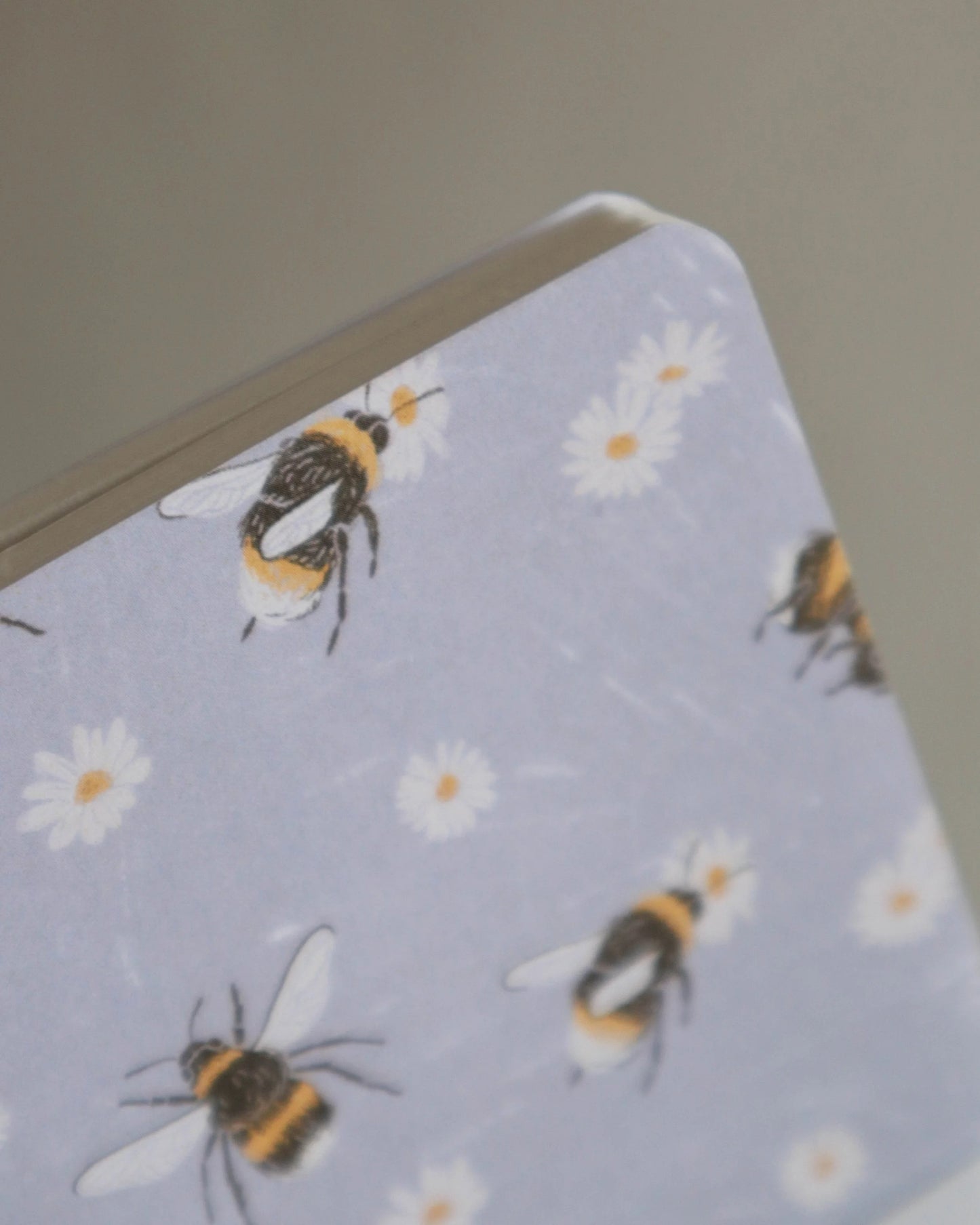 Libreta A6 Abejas – Artesanal Engrapada