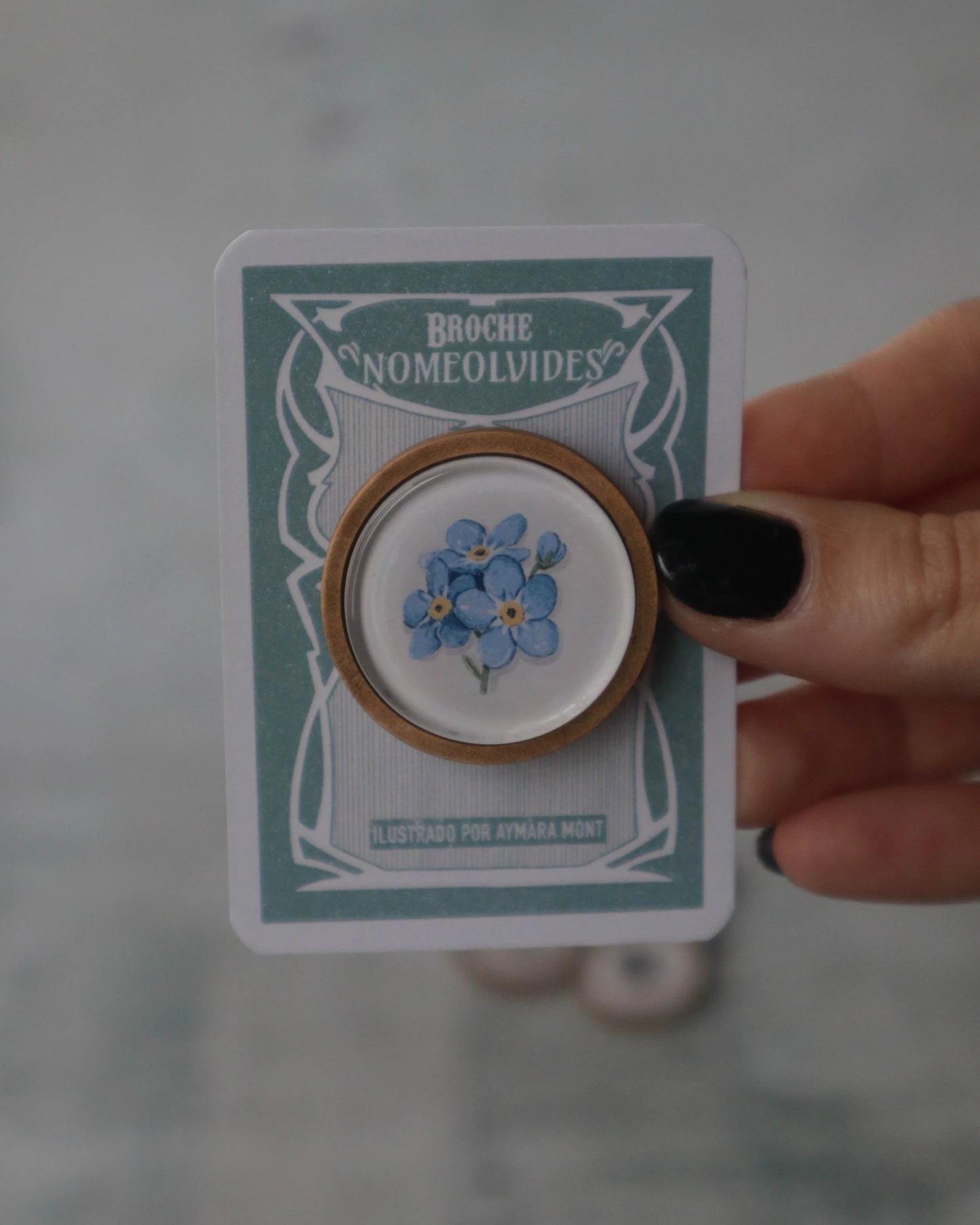 Broche Nomeolvides – Madera y Cristal