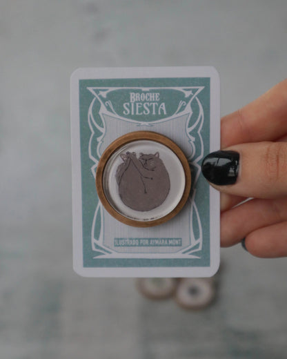Broche Siesta Gato – Madera y Cristal