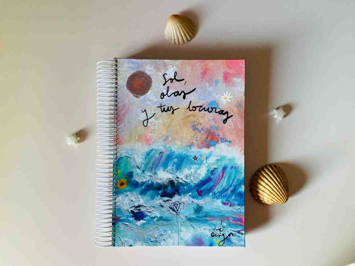 Cuaderno con Líneas – Sol, Olas y Tus Locuras