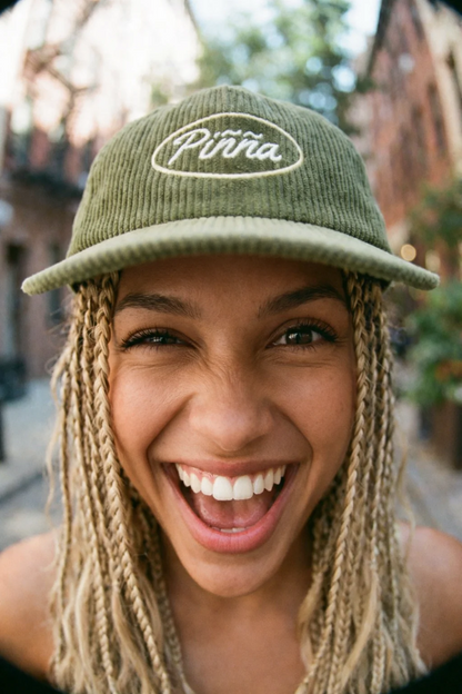 Gorra de Pana Verde – Poliéster Reciclado Logo Bordado