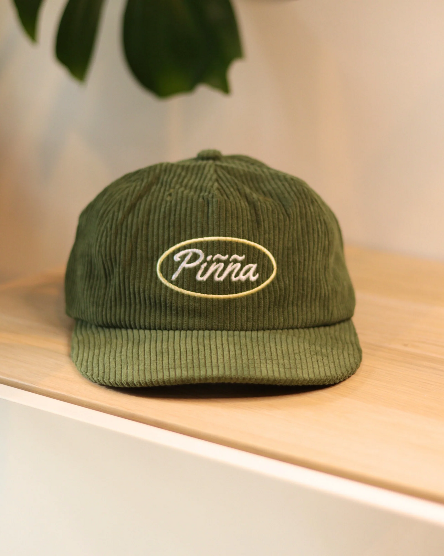 Gorra de Pana Verde – Poliéster Reciclado Logo Bordado