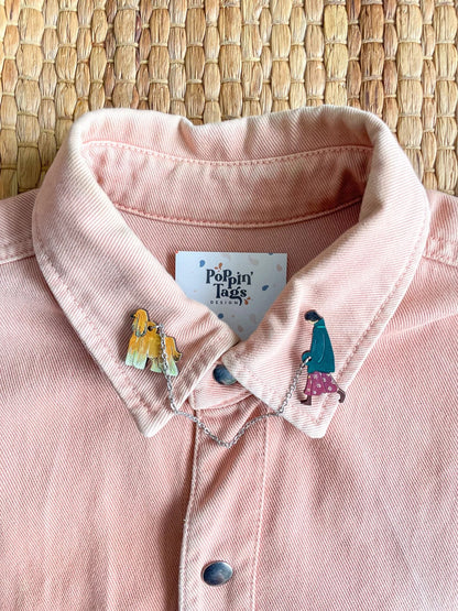 Pins de Cuello: Paseando al Perro