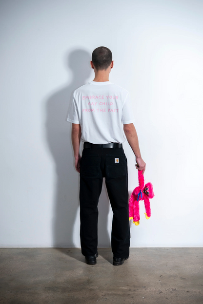 Camiseta con estampado: EMBRACE YOUR GAY CHILD FROM THE PAST (Blanco)