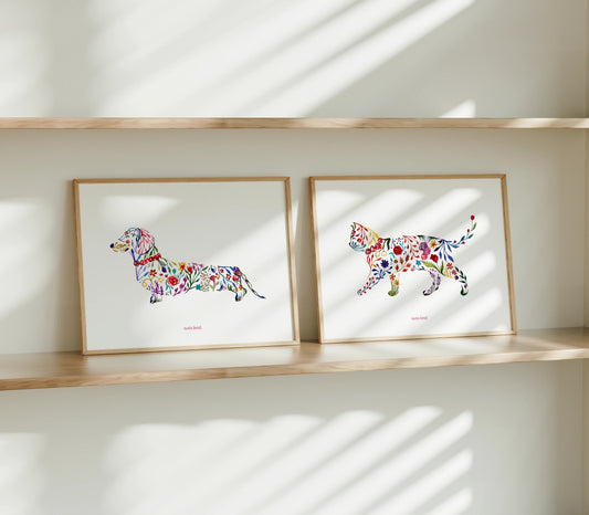 Lámina Ilustrada: Perro Salchicha con Flores