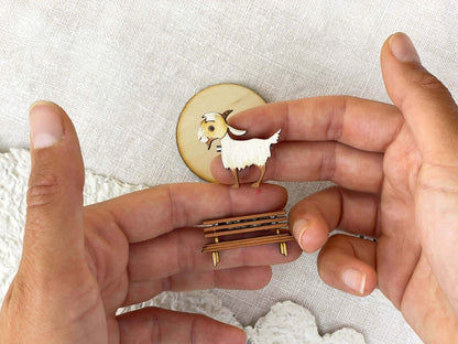 Broches: Capra & Panca